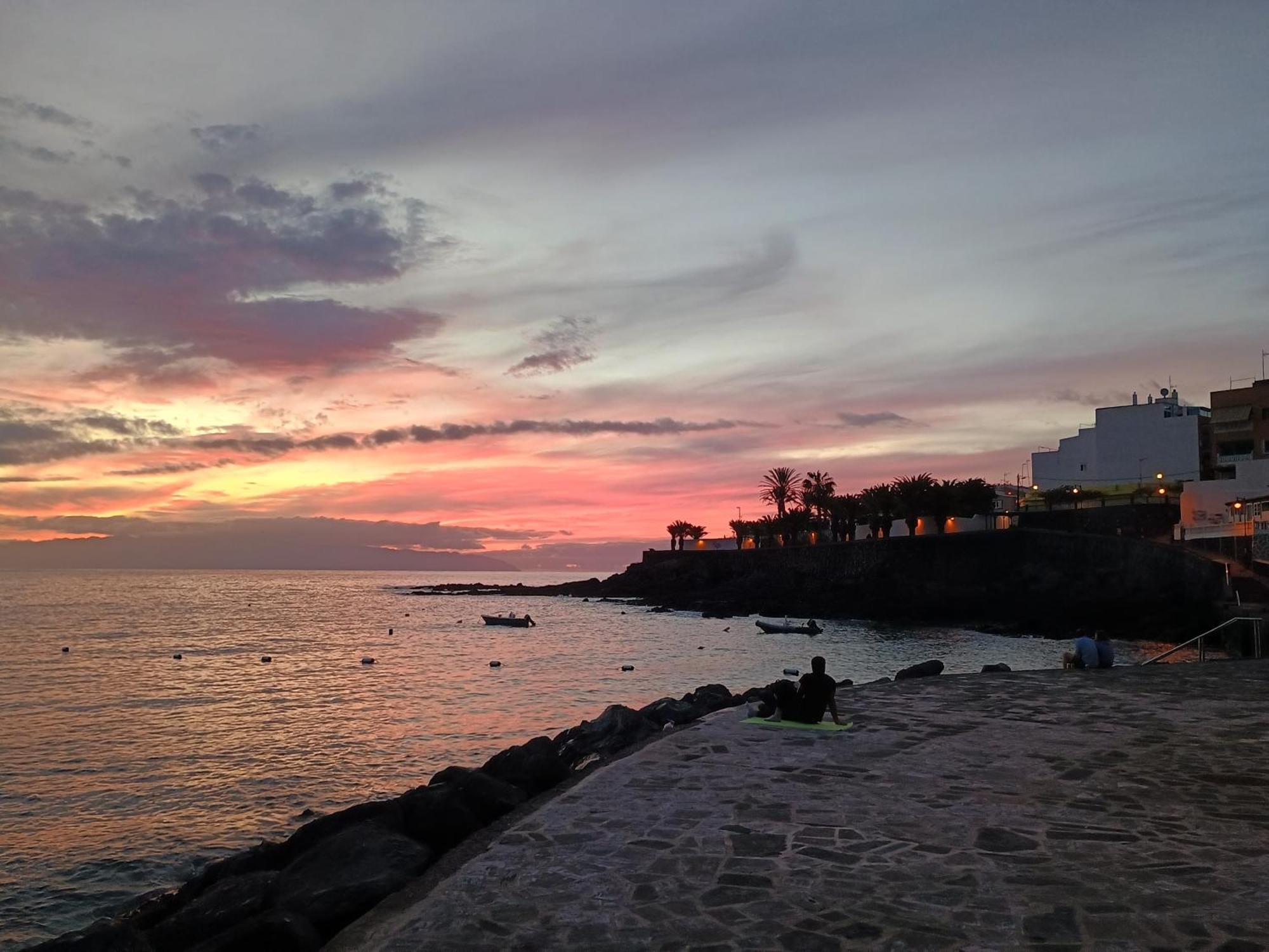 Alcavista - Ac, Fibre Net, 350M To Ocean, Garage, Tv Channels, Sunsets And La Gomera View From Balcony Alcala  Exterior photo